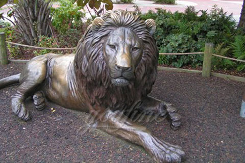 Outdoor life size lying cast bronze lion sculptures for square