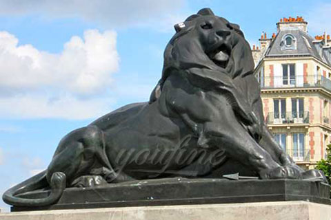 Polished cast life size bronze lion sculptures for square