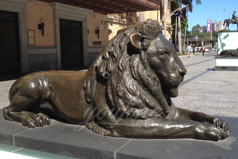 Bronze lion statue life-size animal sculptures